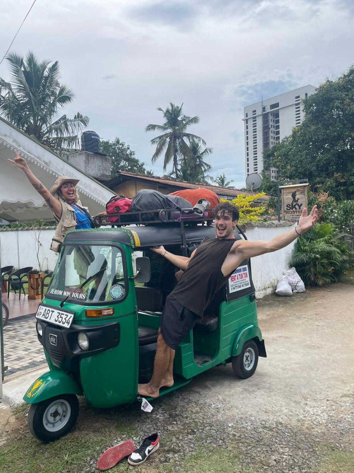 Sky Hostel Negombo Zewnętrze zdjęcie
